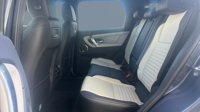 Land Rover Discovery Sport 1.5 P270e Landmark 5dr Auto [5 Seat] Station Wagon - Image 4